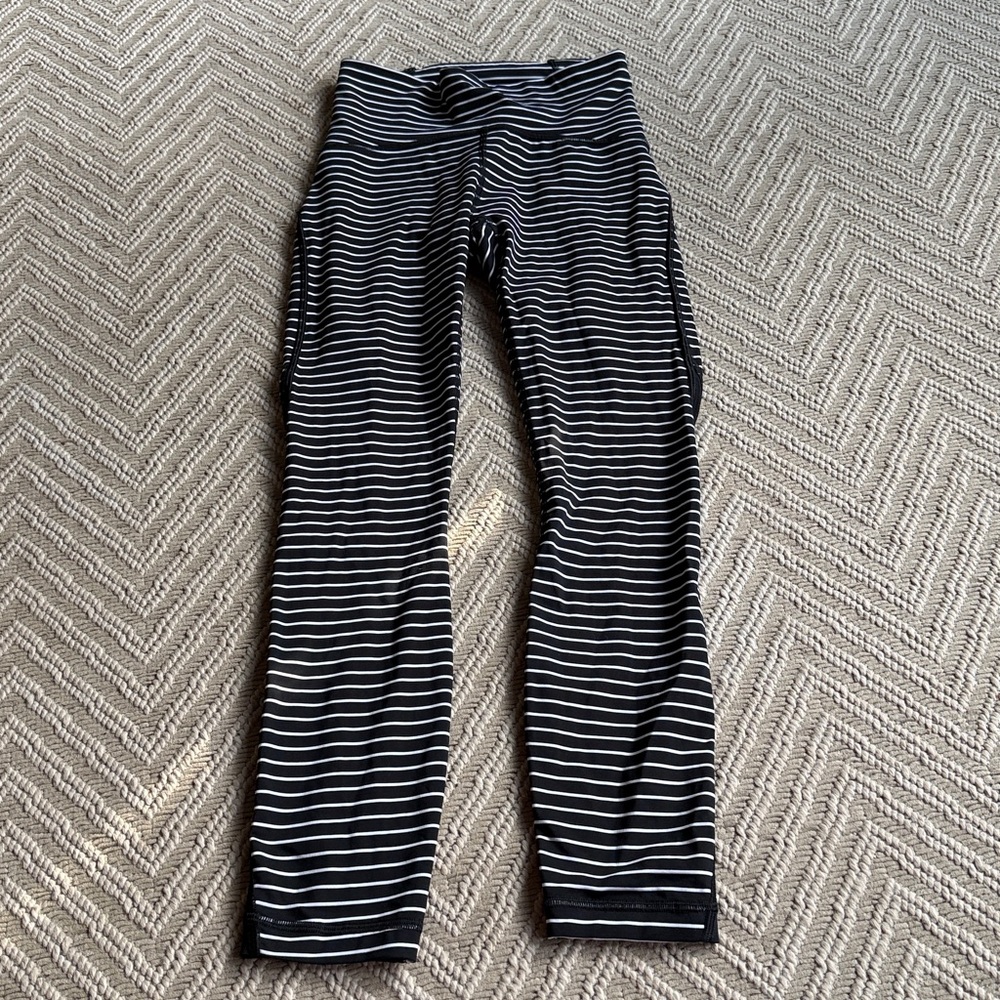 Lululemon train times pants size 4